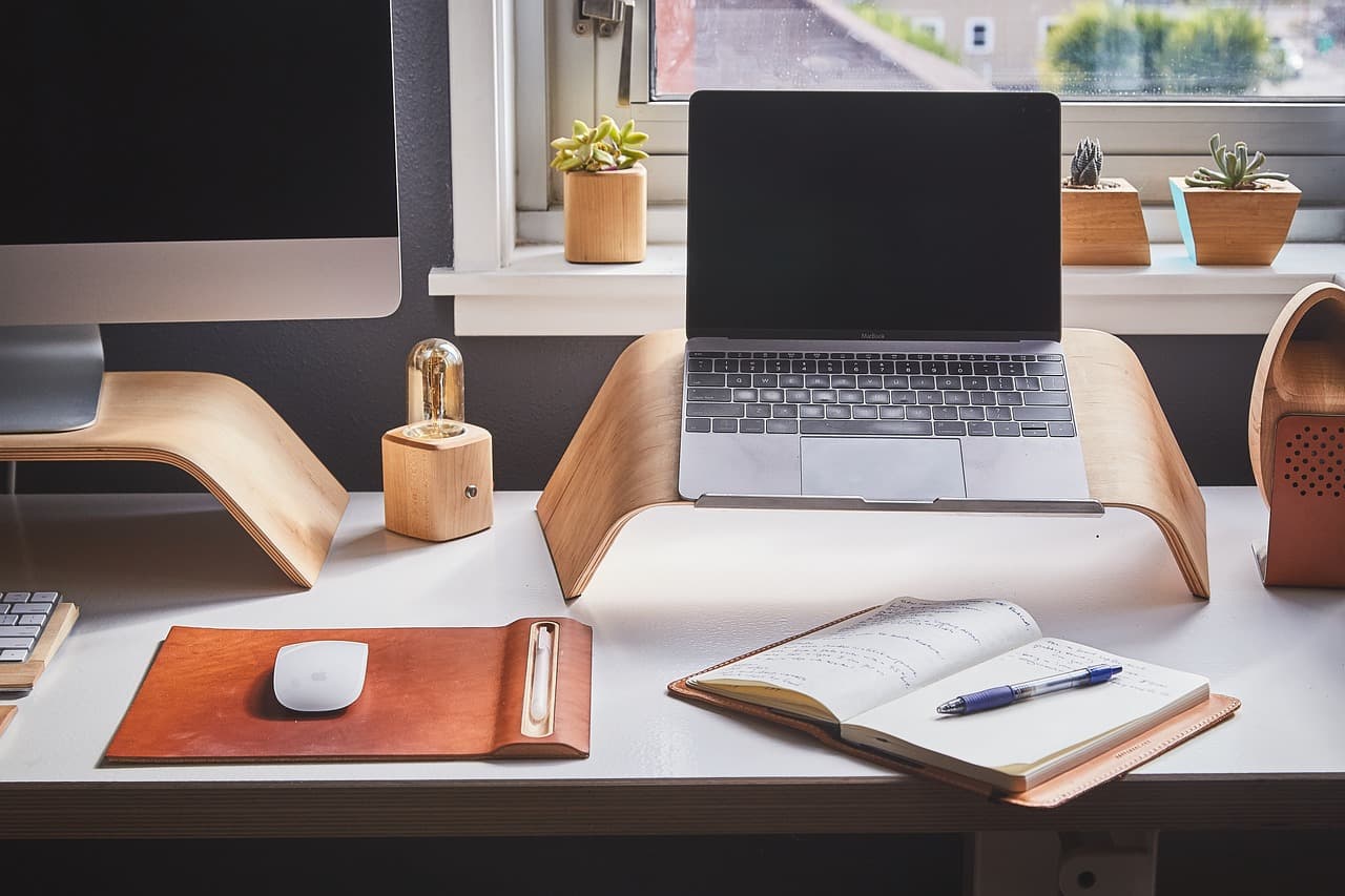 macbook table lamp